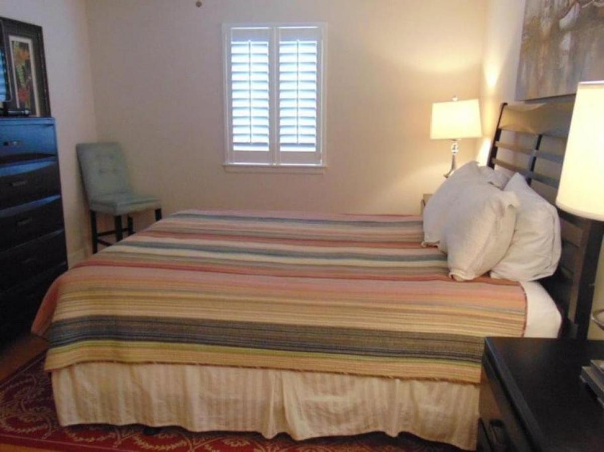 W2 Ocean Walk Resort Upstairs 2 Bed King And Two Twins Next To Back Pool St. Simons Island Bagian luar foto