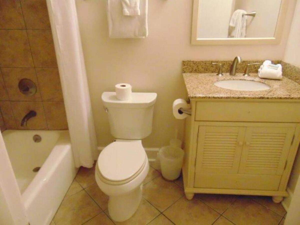 W2 Ocean Walk Resort Upstairs 2 Bed King And Two Twins Next To Back Pool St. Simons Island Bagian luar foto